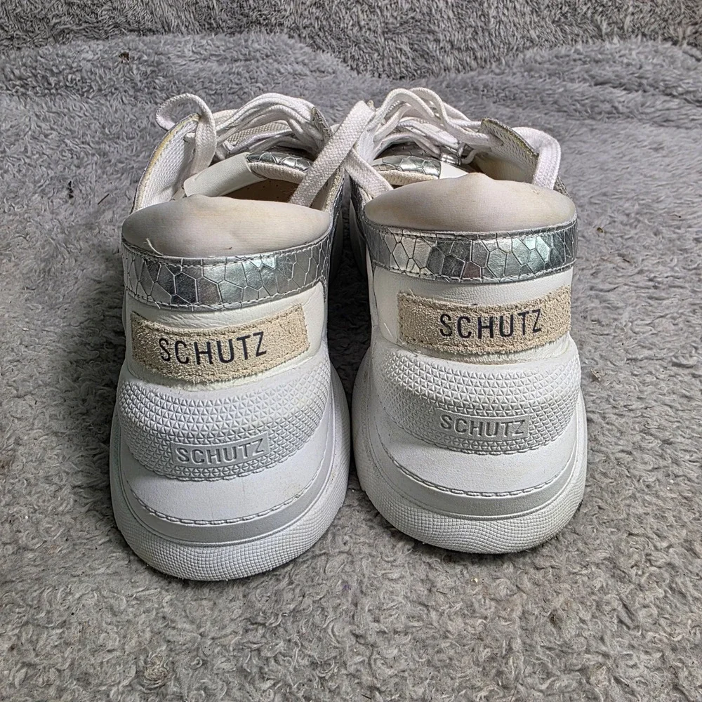 Schutz Sneakers Silver Metallic Snakeskin Embossed Platform Womens 9B‎